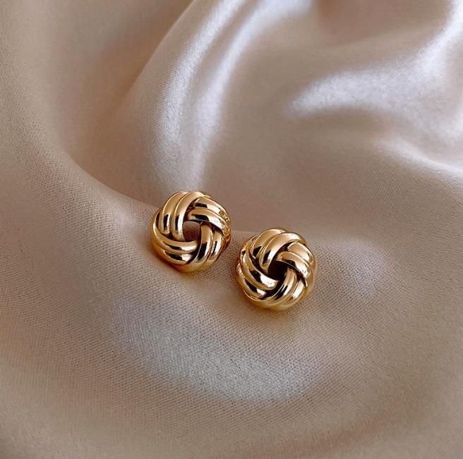 Golden Geometric Studs