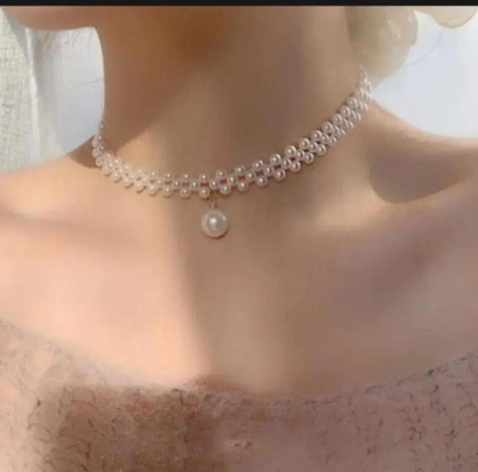 Elegant Women Choker