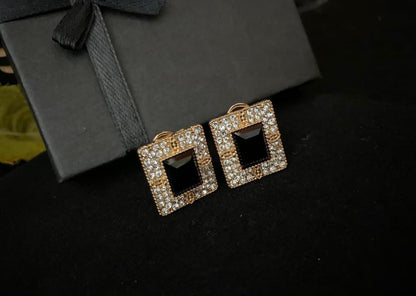 Modern Design Artificial Stones Studs