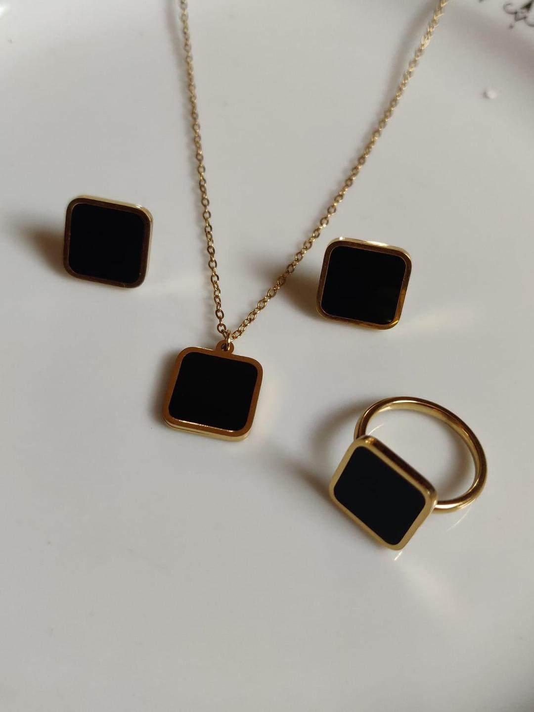 Plain Pendant Set